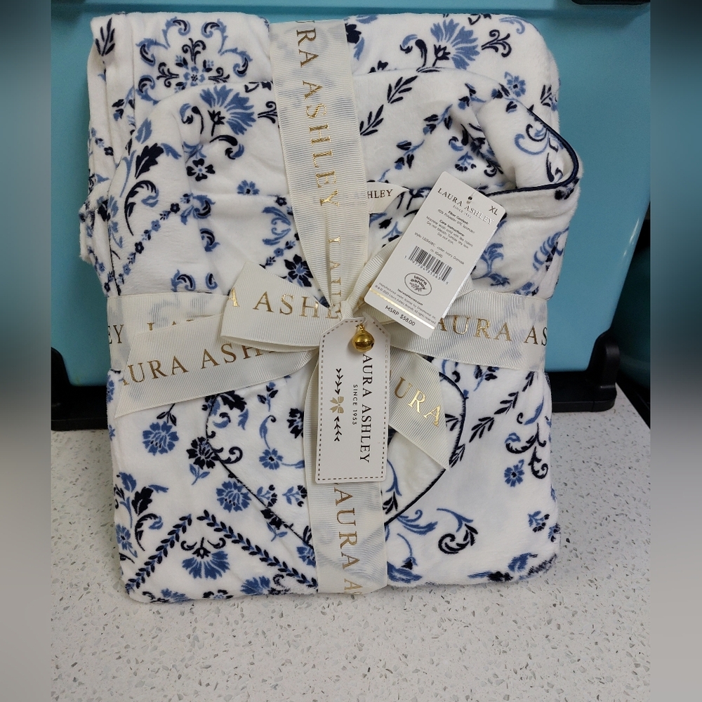 Laura Ashley Knit Fleece Pajama Set XL
